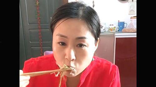 娱乐吃瓜酱画像,娱乐圈幕后推手,揭秘明星幕后故事